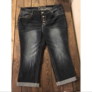 Rue 21 Plus capris 16